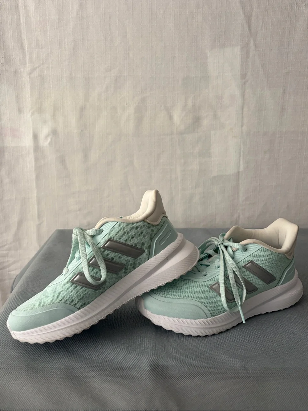 Adidas Cloudfoam Youth Size 1.5 Mint Green Sneakers Excellent Condition(B173)